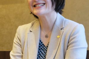 20260621　山さんブログ　その-145　サブタイトル：人は皆　立場で生きて　花咲ける　道なき路に　実りを埋めて　
